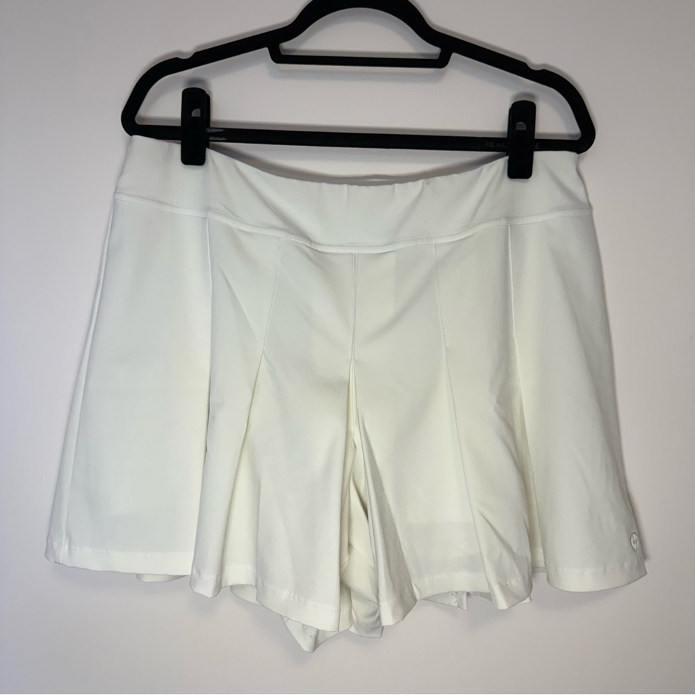 Lilly Pulitzer White Athletic Shorts Size 14